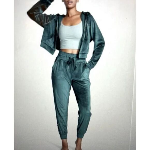 PINK| Velvet| Velour| zip up| By Victoria Secret - Picture 9 of 14